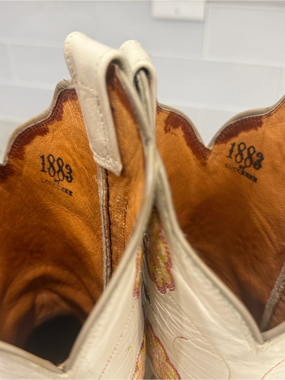 Lucchese 1883 Cream Embroidered Floral Western Boots 7.5 - Picture 14 of 16